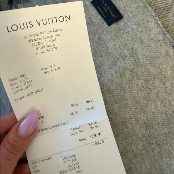 Louis Vuitton Gray Scarf - Picture 2 of 3